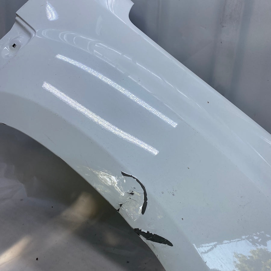 Dacia Duster Ön Sağ Çamurluk 631006076R Orijinal Çıkma 2018-2024