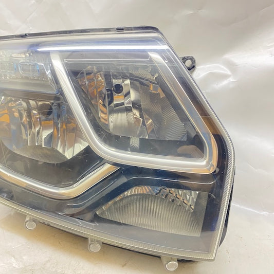 Dacia Duster Sağ Far Halojen 13-17 260105828 Orijinal Çıkma En Uygun Oto Parça