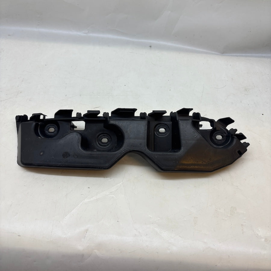 Dacia Duster Sol Ön Çamurluk Ağız Braketi 622230010R