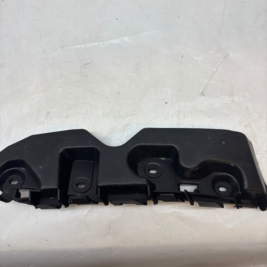 Dacia Duster Sol Ön Çamurluk Ağız Braketi 622230010R