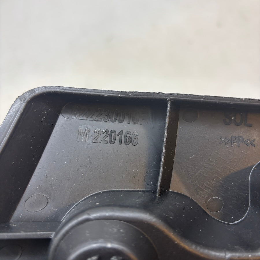 Dacia Duster Sol Ön Çamurluk Ağız Braketi 622230010R