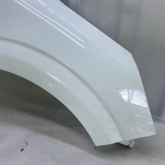 260426783R kodlu Dacia Jogger sağ ön çamurluk – çıkma OEM kaporta parçası.