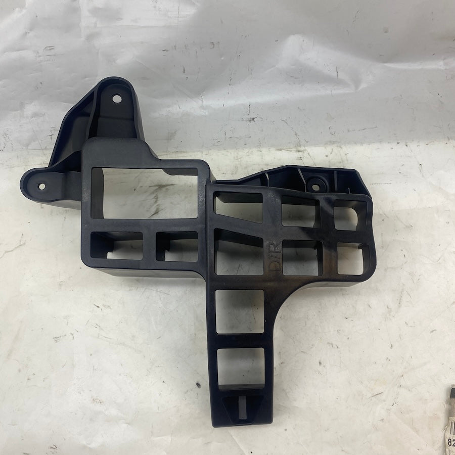 Dacia Sandero Logan Arka Tampon Taşıyıcı 82007335454
