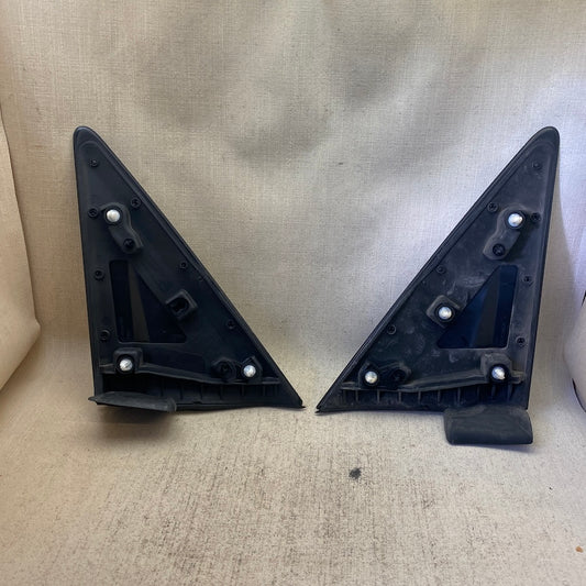 FORD Courier Dış Dikiz Ayna Üçgen Kapağı ET76-17E677-ADW