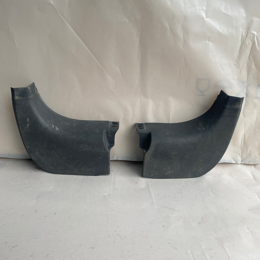 FORD Courier Ön Köşe Eşik Kapağı ET76-B02348
