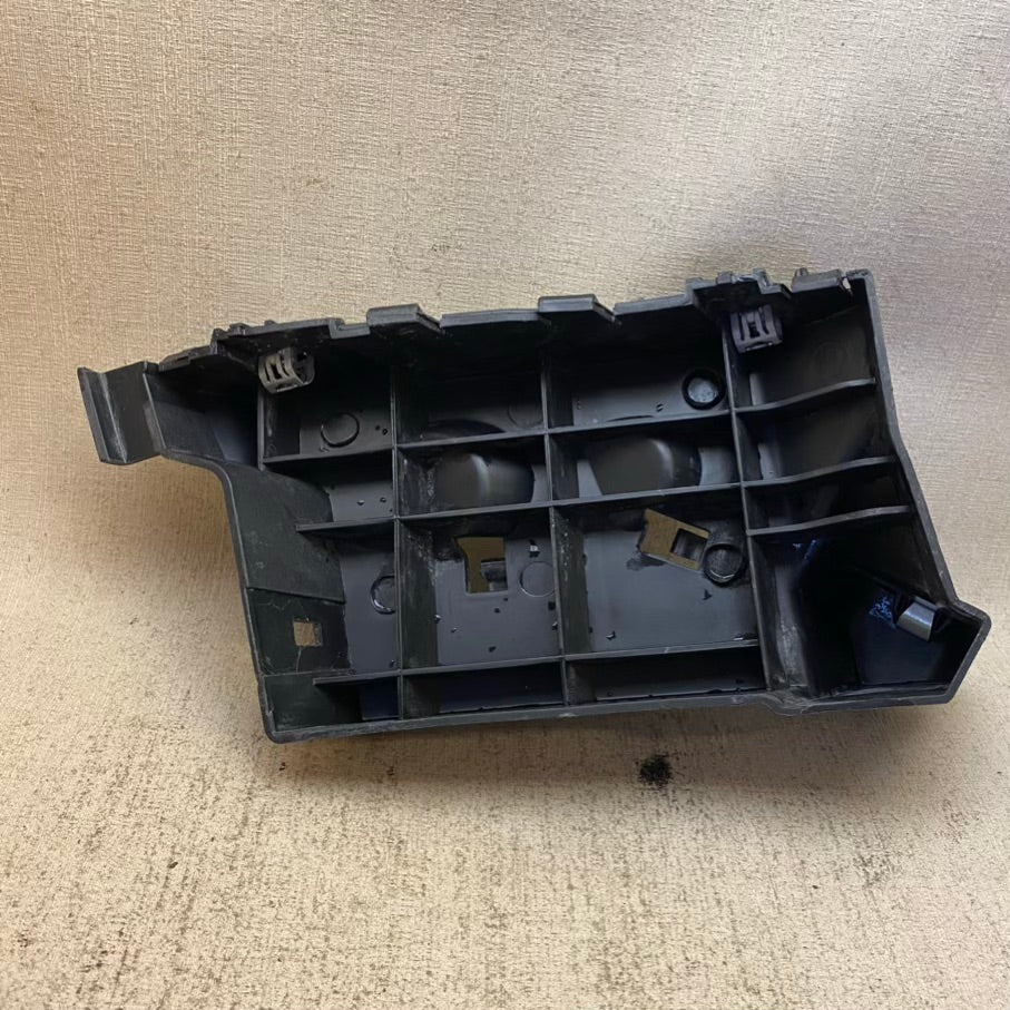 FORD Courier Ön Tampon Bağlantı Braketi Sağ ET76 17D958