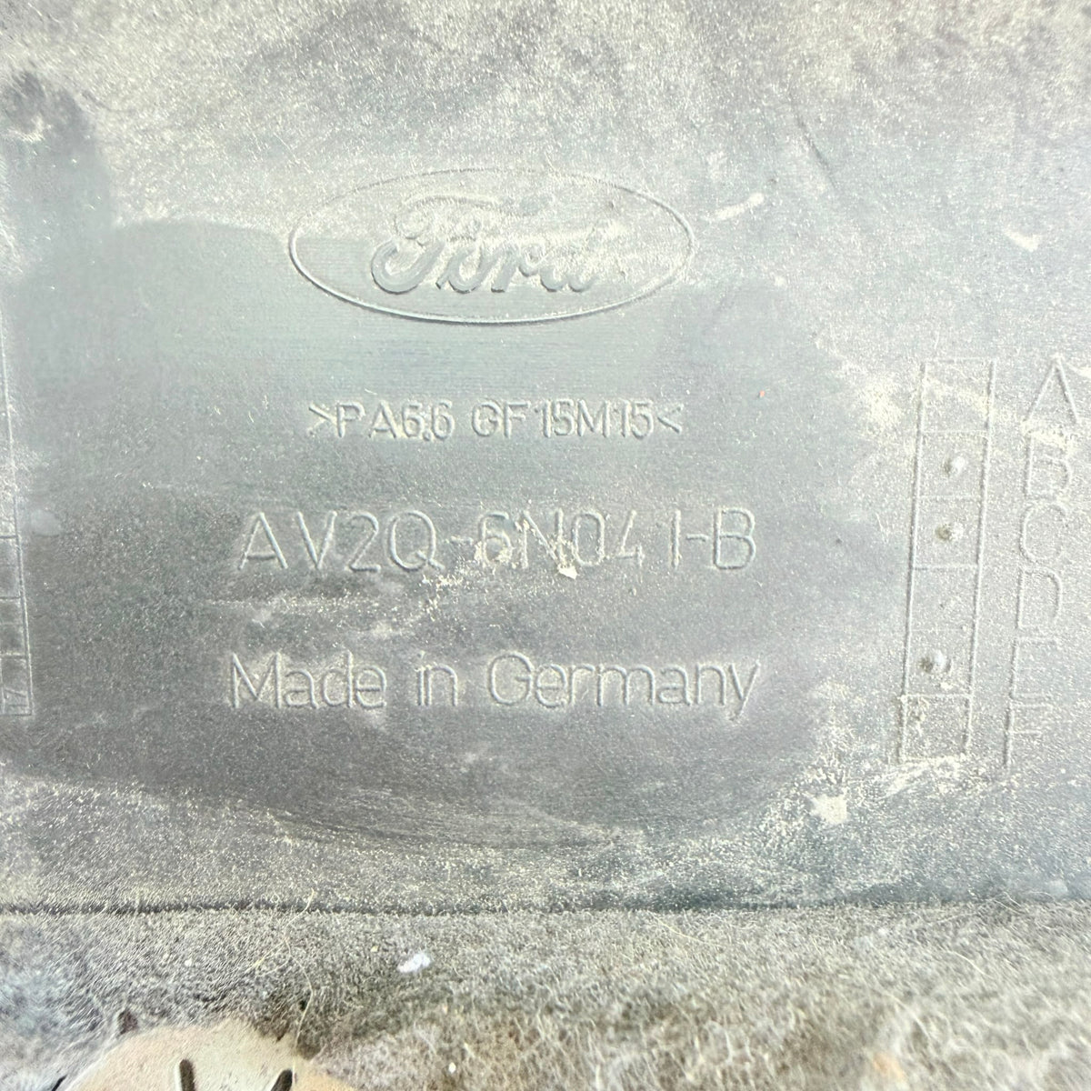 FORD Fiesta Motor Üst Kapağı AV2Q-6N041-B En Uygun Oto Parça