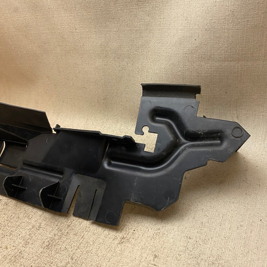 FORD Focus 10 Radyatör Hava Deflektörü BM51-8338-A