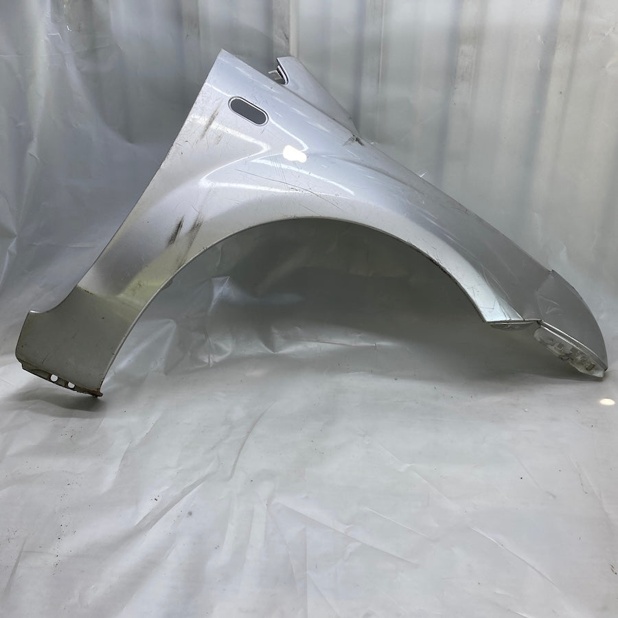 FORD Focus 2 Ön Sağ Çamurluk Orijinal Çıkma 2005-2008