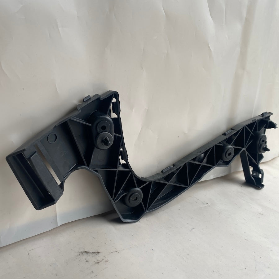 FORD Focus Sedan Arka Tampon Bağlantı Braketi BM51-F17E851-A