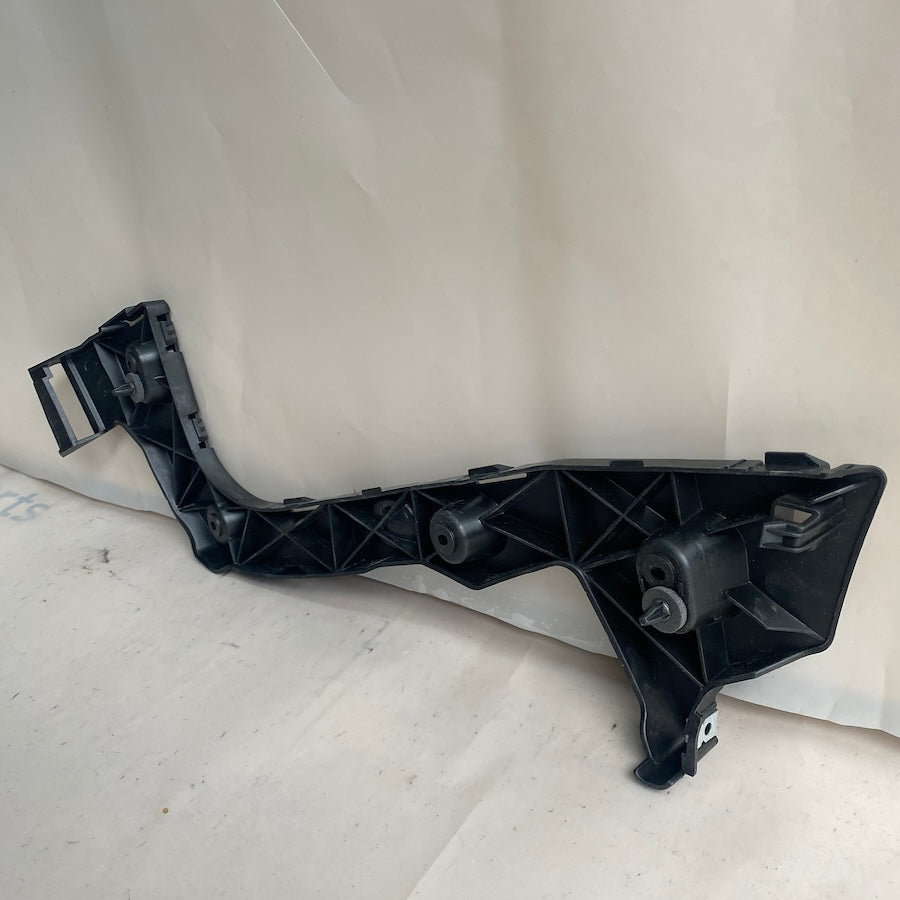 FORD Focus Sedan Arka Tampon Bağlantı Braketi BM51-F17E851-A