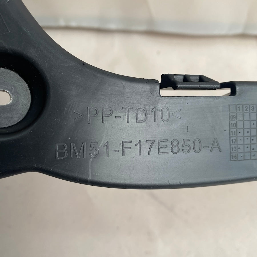 FORD Focus Sedan Arka Tampon Bağlantı Braketi BM51-F17E851-A
