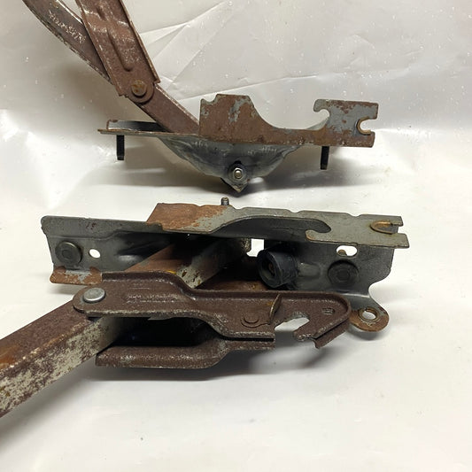 FORD Mondeo Bagaj Menteşesi DS73-F42700T