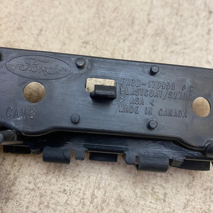 FORD Mustang Ön Tampon Montaj Braketi FR3B-17D958