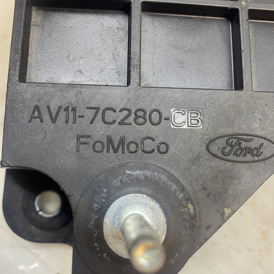 Ford B-Max Fiesta Vites Takımı Bağlantı Braketi AV11-7C280-CB