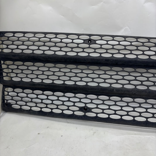 Ford Cargo Üçlü Ön Tampon Izgarası 4C46 17A989