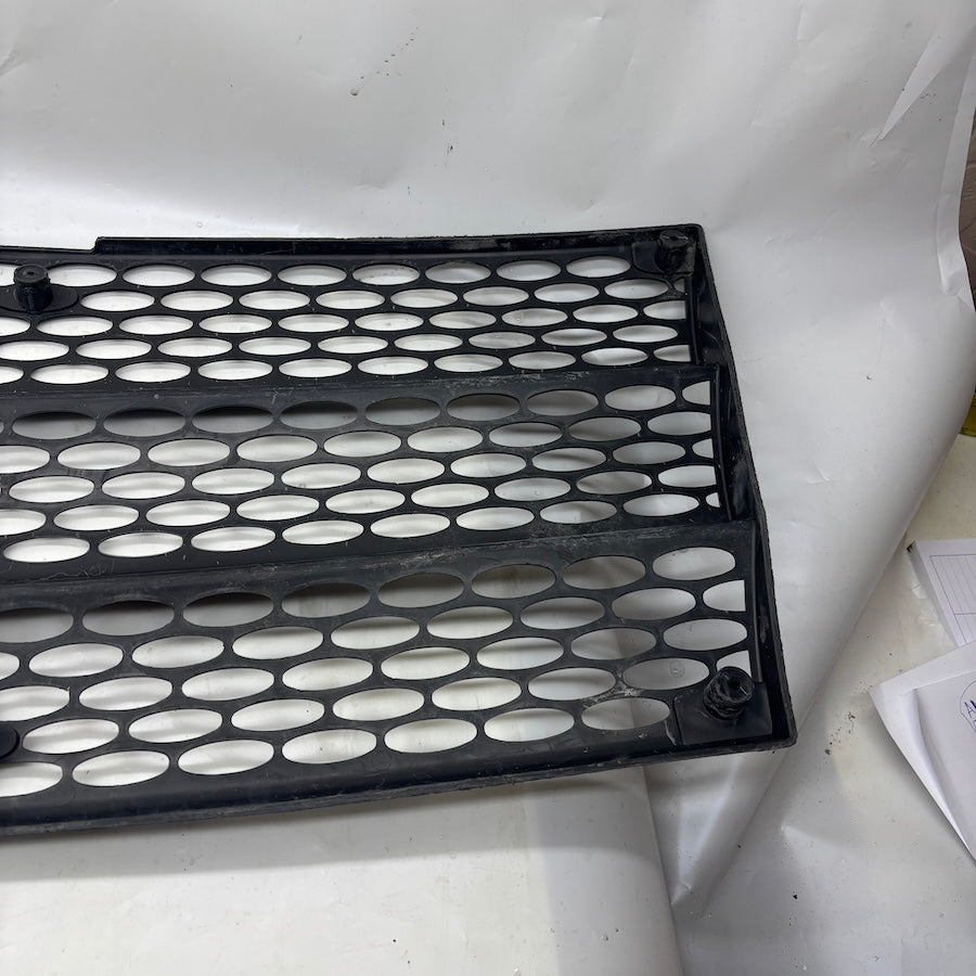 Ford Cargo Üçlü Ön Tampon Izgarası 4C46 17A989