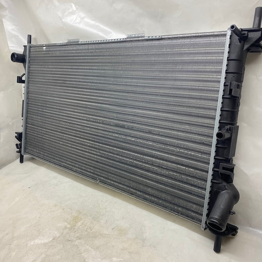 Ford Connect 1.8 TDCi Su Radyatörü 4T168005GA En Uygun Oto Parça