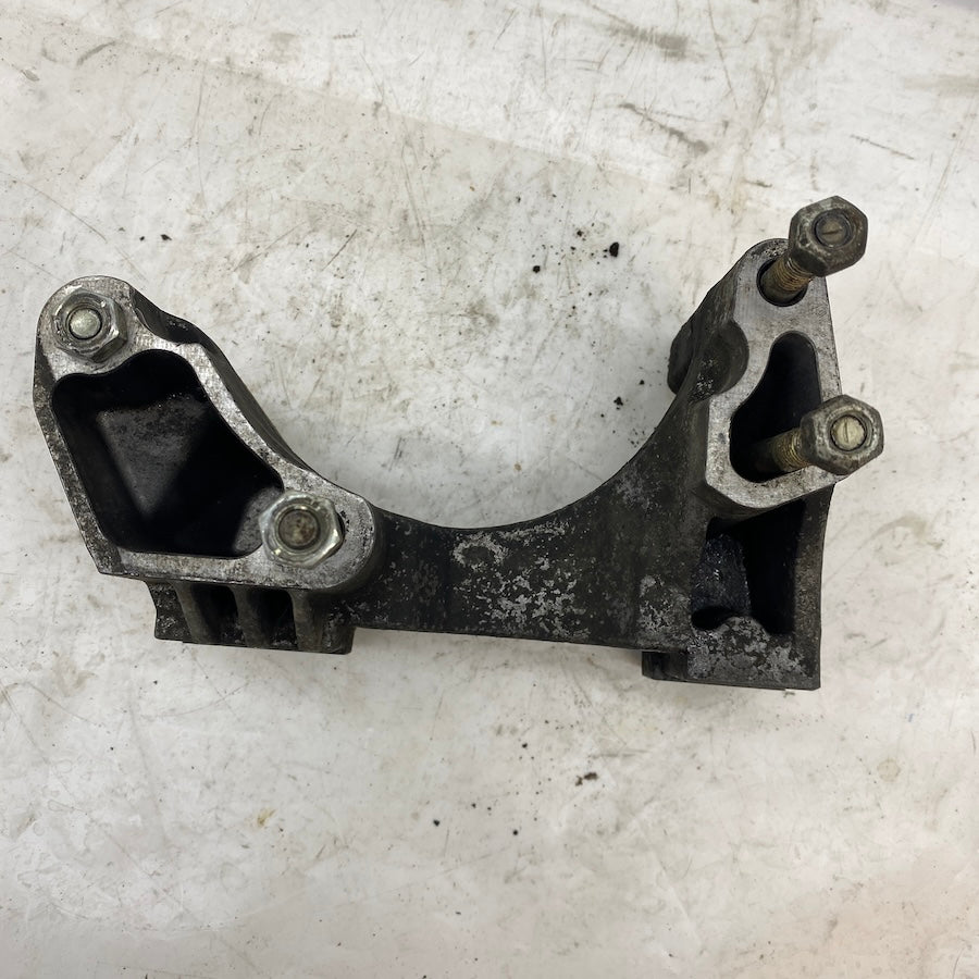 Ford Connect Motor Takozu Bağlantı Braketi 6G90-6030