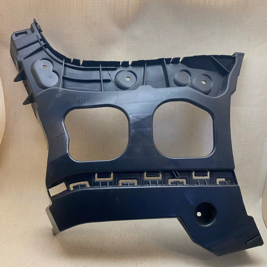 Ford Courier Arka Tampon Braketi Sağ Orijinal ET76 17A881