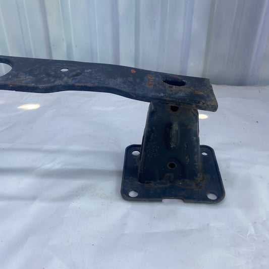 2014 Ford Courier arka tampon destek demiri – OEM çıkma