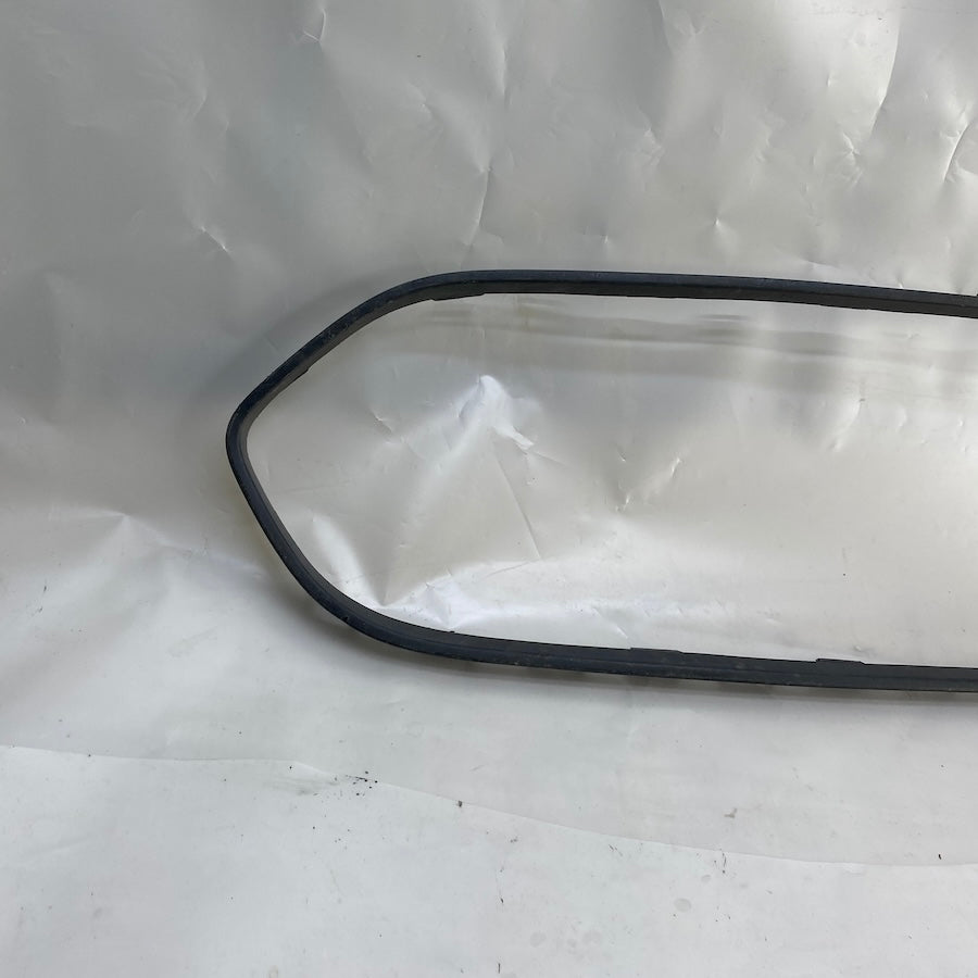 Ford Courier Ön Panjur Çıtası Siyah JT76-17F816-AB