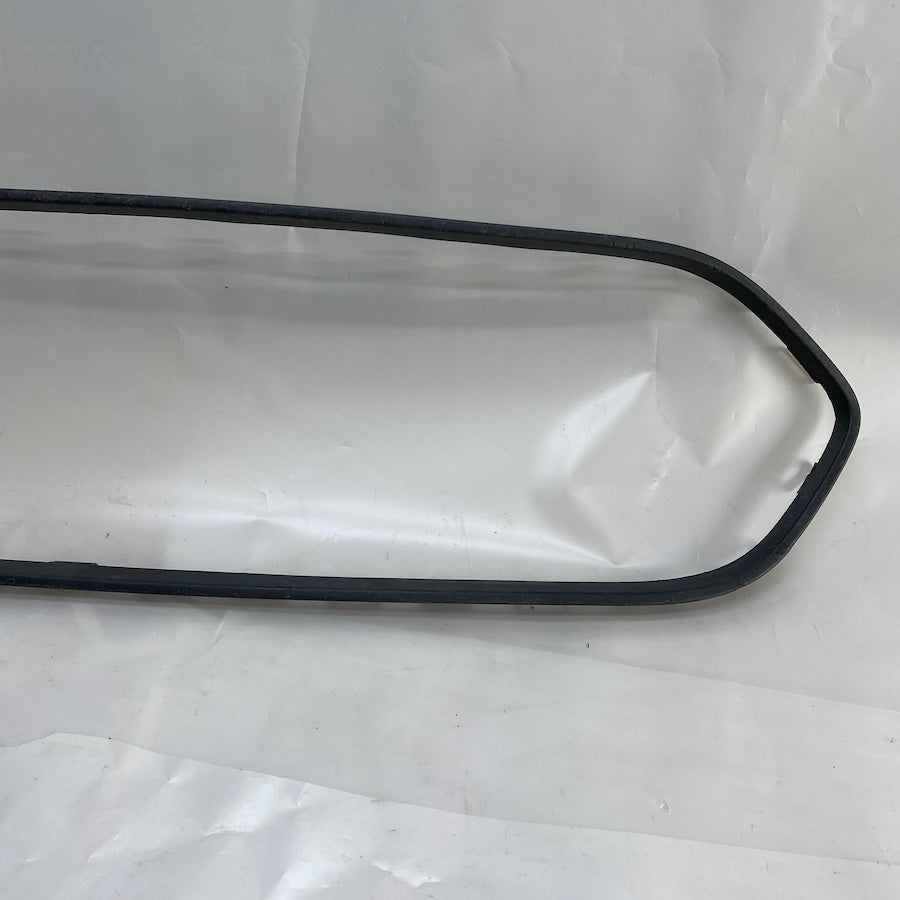 Ford Courier Ön Panjur Çıtası Siyah JT76-17F816-AB