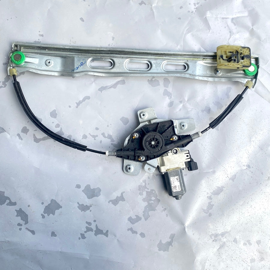 Ford Courier Ön Sağ Cam Krikosu Motorlu ET76 A23200 CD