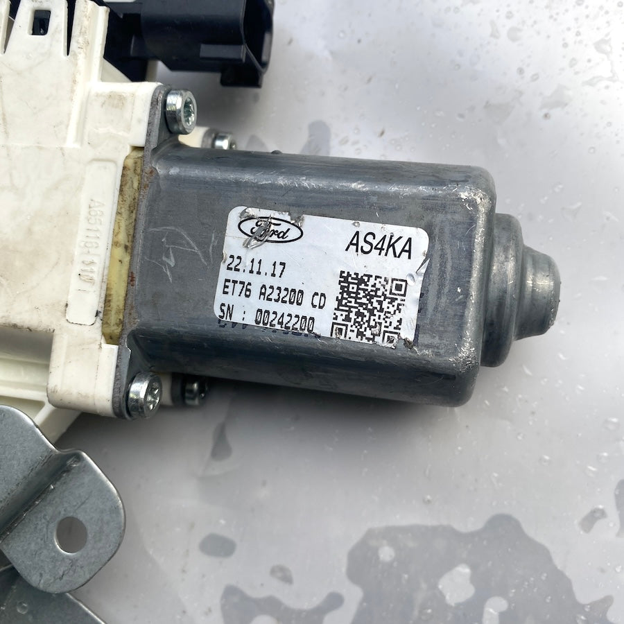 Ford Courier Ön Sağ Cam Krikosu Motorlu ET76 A23200 CD