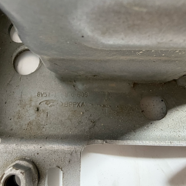 Ford Courier Ön Tampon Demiri 8V51-17K876 Orijinal Çıkma En Uygun Oto Parça