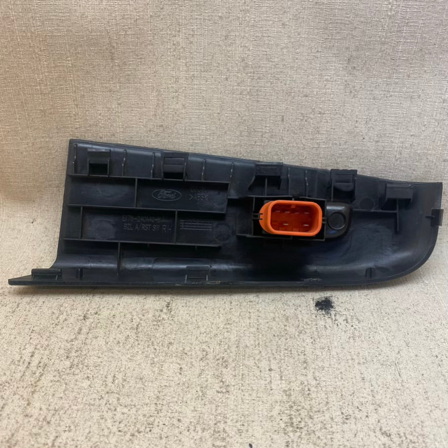 Ford Courier Sağ Cam Düğmesi ve Çerçeve ET76-240A40-B
