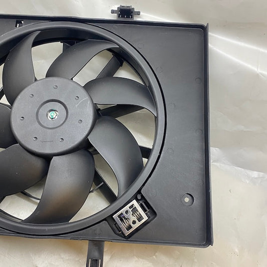 Ford Courier/Fiesta/B-Max 1.5 Dizel Radyatör Fan Motoru ET76-8C607GB En Uygun Oto Parça