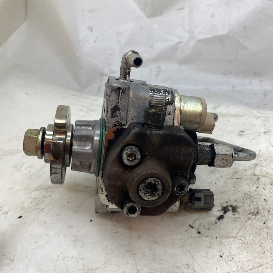 Ford Dizel Yakıt Enjektör Pompası 6C1Q-9B395-BB