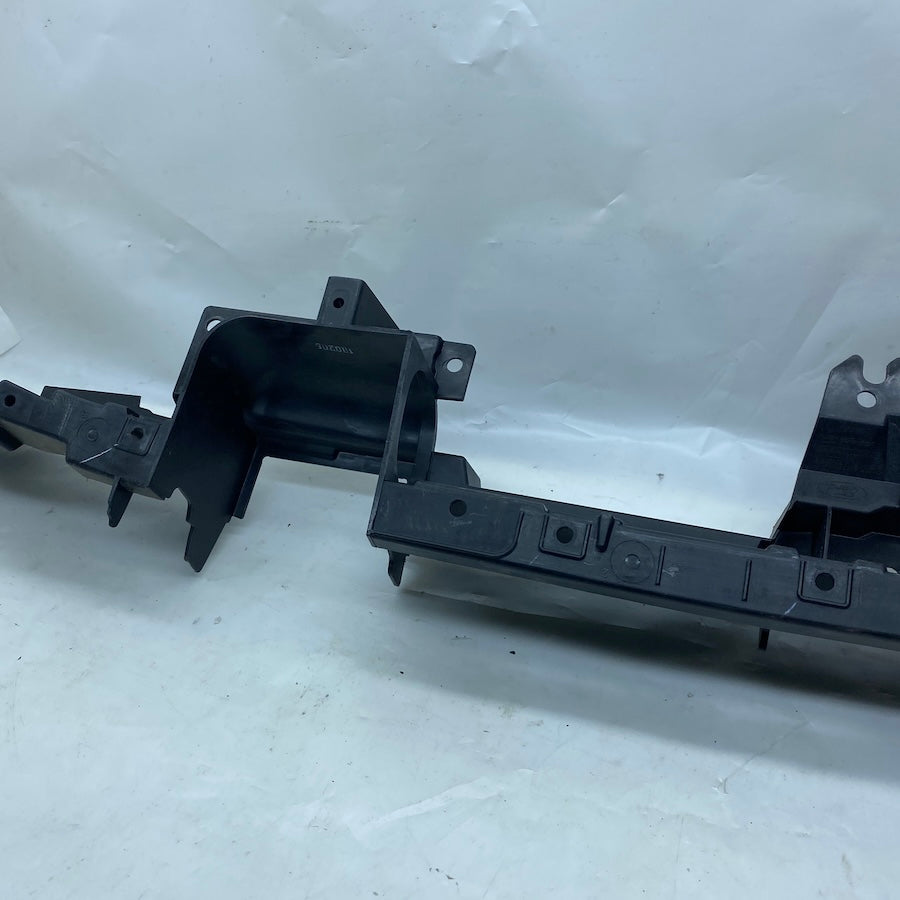 Ford Ecosport Ön Tampon Orta Bağlantı Braketi GN15-17E778