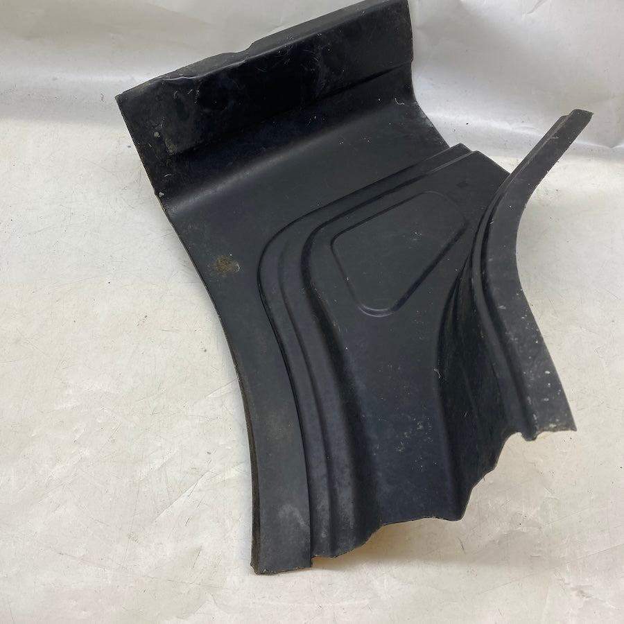 Ford Fiesta için arka sağ marşpiyel köşe sacı, kaporta onarımı için çıkma parça