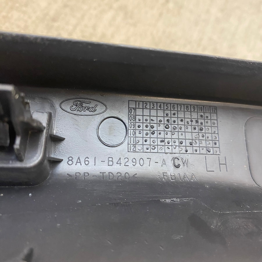 Ford Fiesta Bagaj Panzilot Tutucu Kapağı 8A61-B42907-A