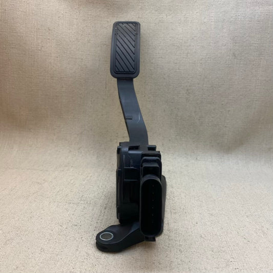 Ford Fiesta Gaz Pedalı 8V219F836AA