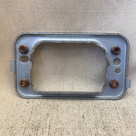 Ford Fiesta Mk7 Tampon Montaj Plakası 8V51-A101B94-AD