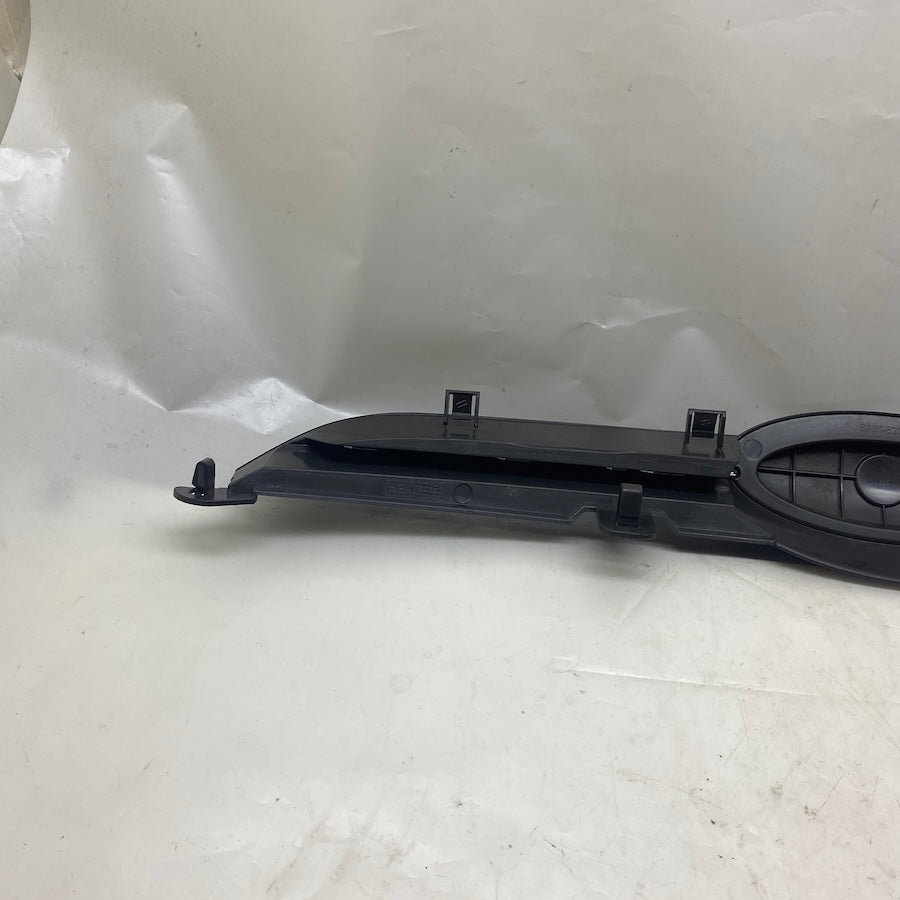 Ford Fiesta Ön Panjur BA61 8200 AA