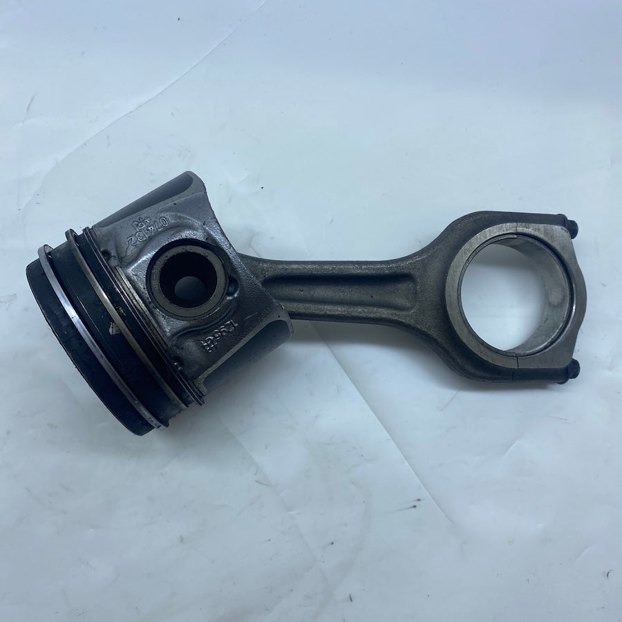 Ford Fiesta Piston ve Bağlantı Kolu 074132