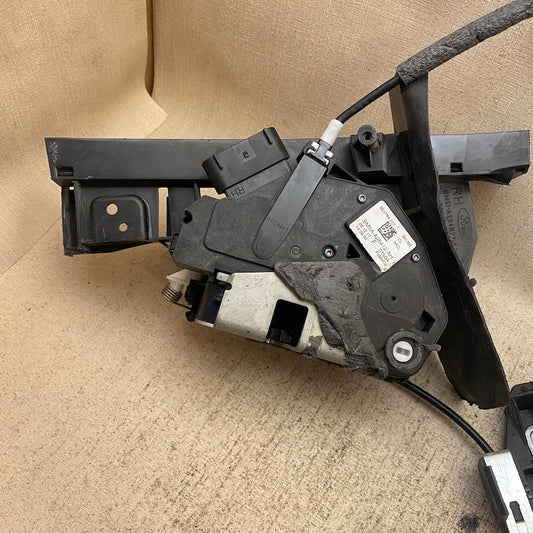 Ford Focus 11 Arka Kapı Kilidi Sağ BM5A A26412 AH