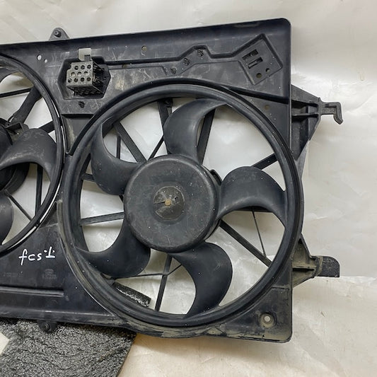 Ford Focus 1 Radyatör Fanı Çift Motorlu YS4H8C607AA Orijinal Çıkma En Uygun Oto Parça