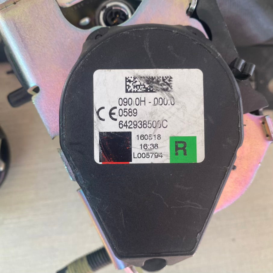 Ford Focus 4 Arka Emniyet Kemerleri Sağ/Sol 642938400C/642938505C