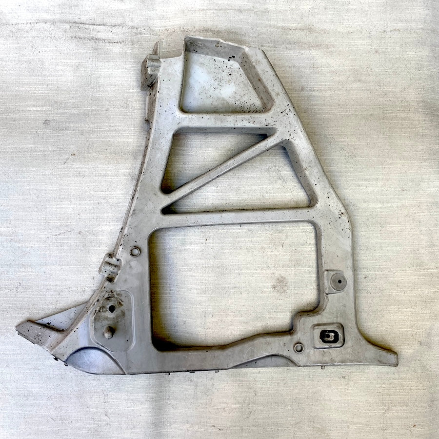 Ford Focus Arka Tampo Bağlantı Braketi 5M51 F17E851 AJ