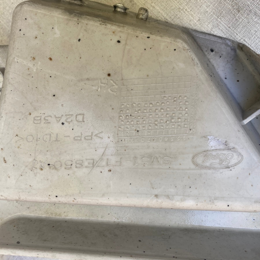 Ford Focus Arka Tampo Bağlantı Braketi 5M51 F17E851 AJ