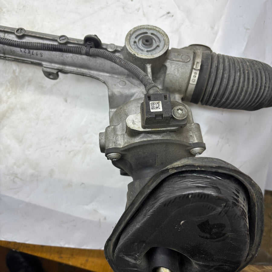 Ford Focus Direksiyon Kutu Motoru HV6C3D070