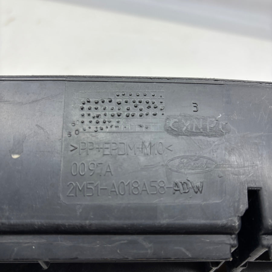 Ford Focus Ön Tampon Orta Izgara 2M51-A018A58