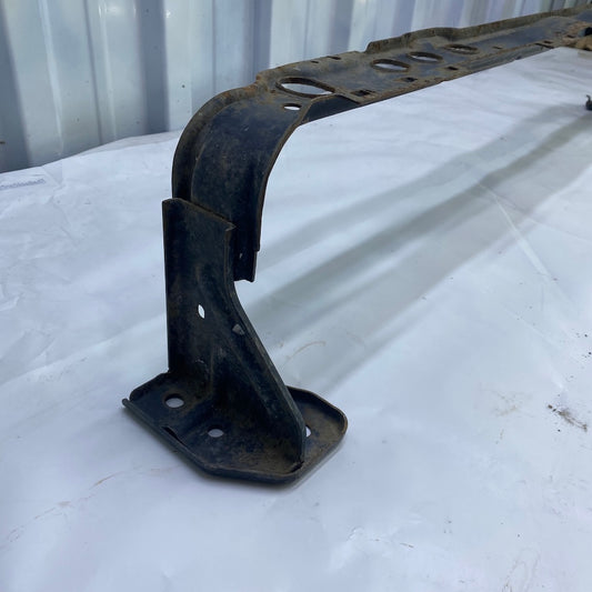 Focus MK3 radyatör destek sacı – orijinal çıkma montaj parçası