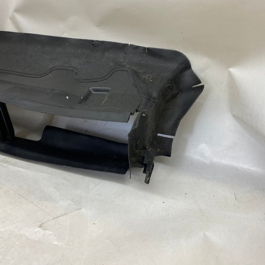 BM51-8312-A kodlu Ford Focus üst radyatör hava yönlendirici – OEM çıkma