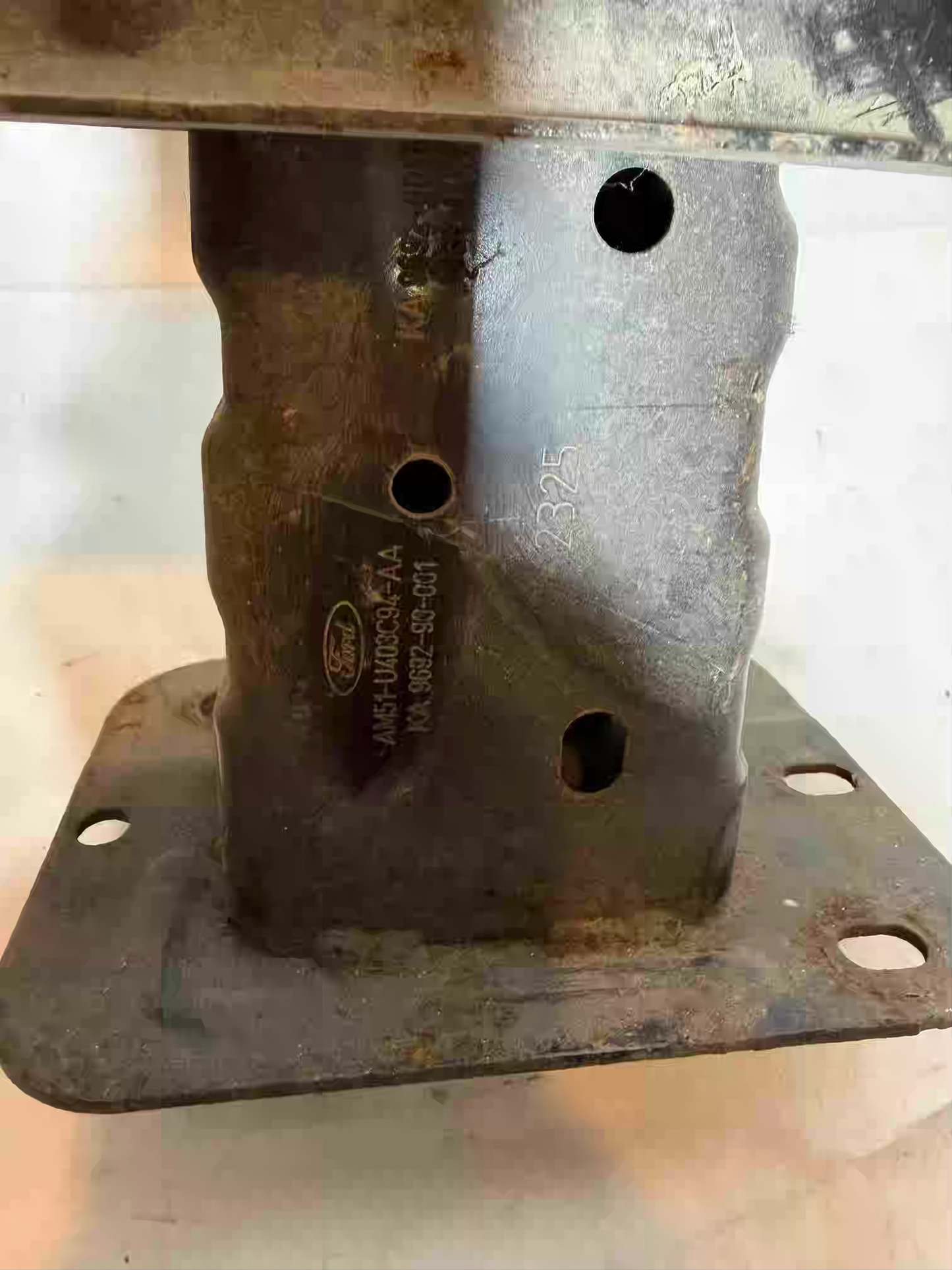 Ford Focus Sedan Arka Tampon Demiri 2011-2018 AM51-U403C94-AA En Uygun Oto Parça